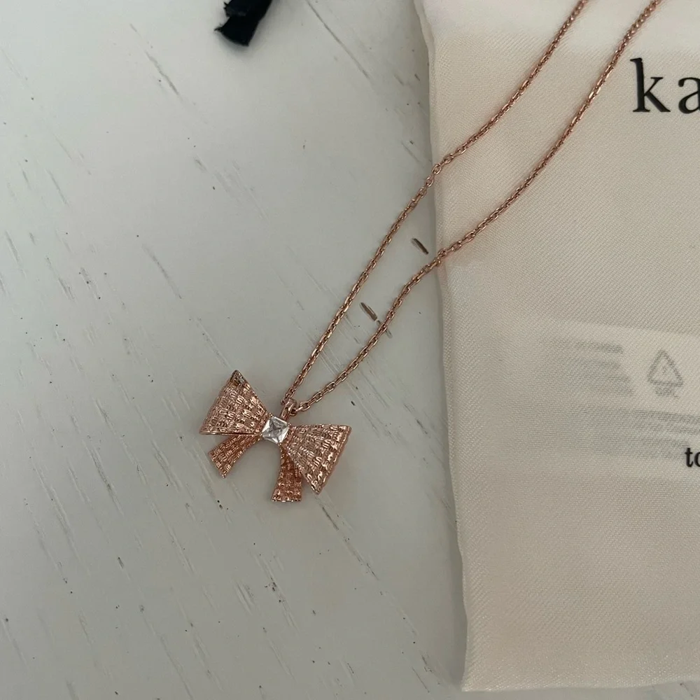 Kate Spade Rose Gold Bow Pendant Necklace - BRAND NEW WITH TAGS - Picture 2 of 4